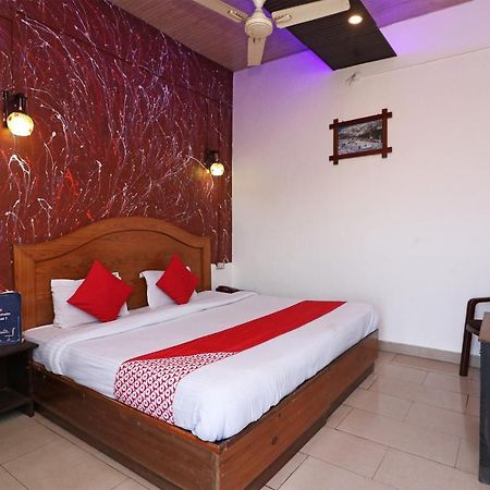 OYO 67789 Hotel Savera Ahmedabad Eksteriør bilde