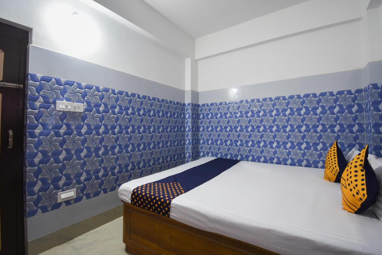 OYO 67789 Hotel Savera Ahmedabad Eksteriør bilde