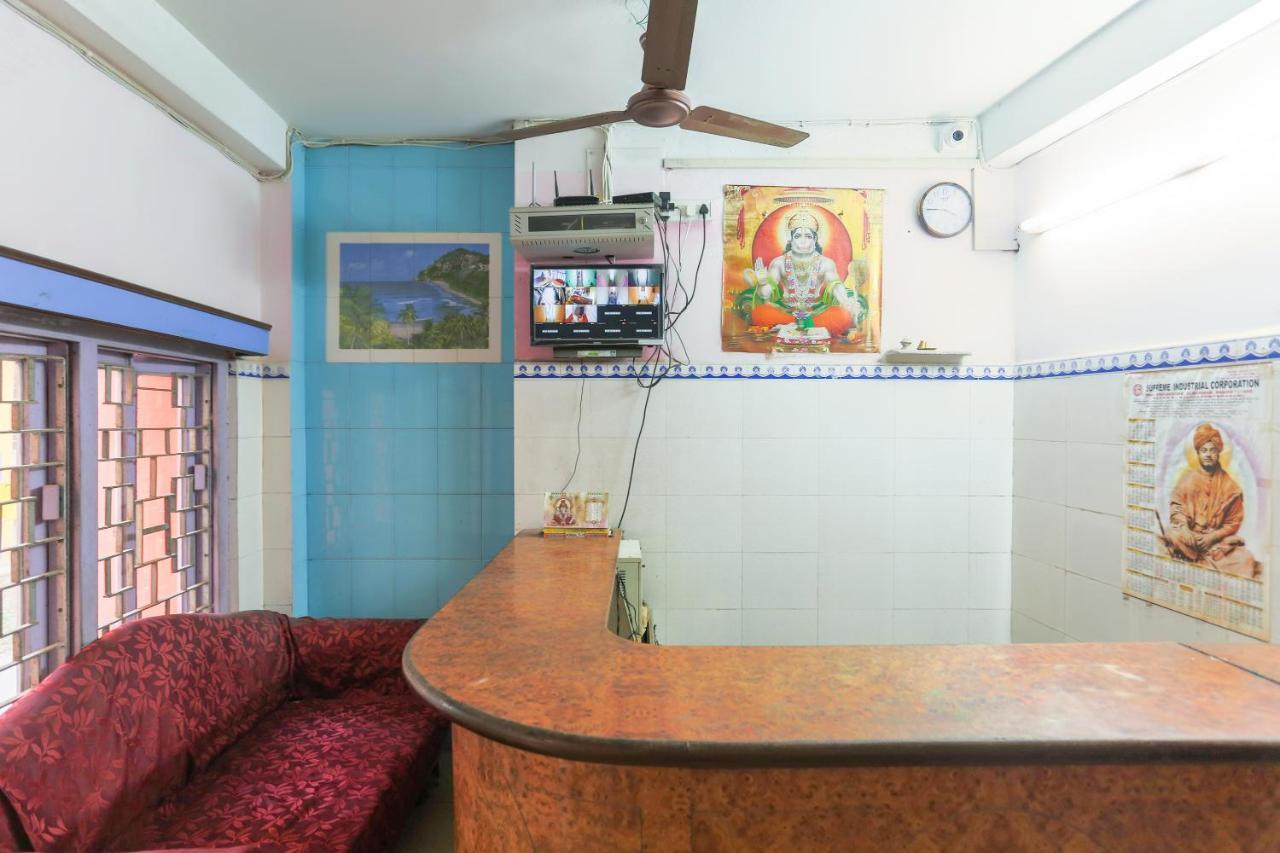 OYO 67789 Hotel Savera Ahmedabad Eksteriør bilde