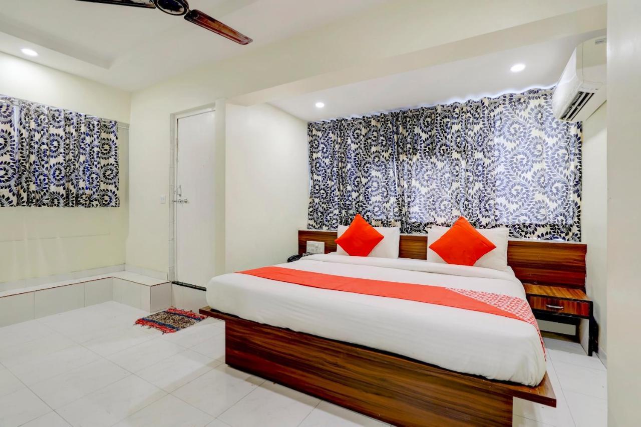 OYO 67789 Hotel Savera Ahmedabad Eksteriør bilde