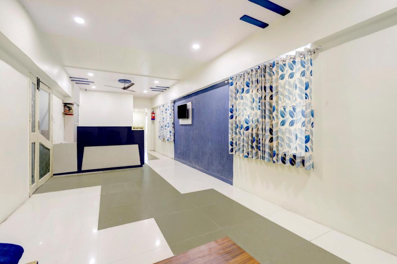 OYO 67789 Hotel Savera Ahmedabad Eksteriør bilde