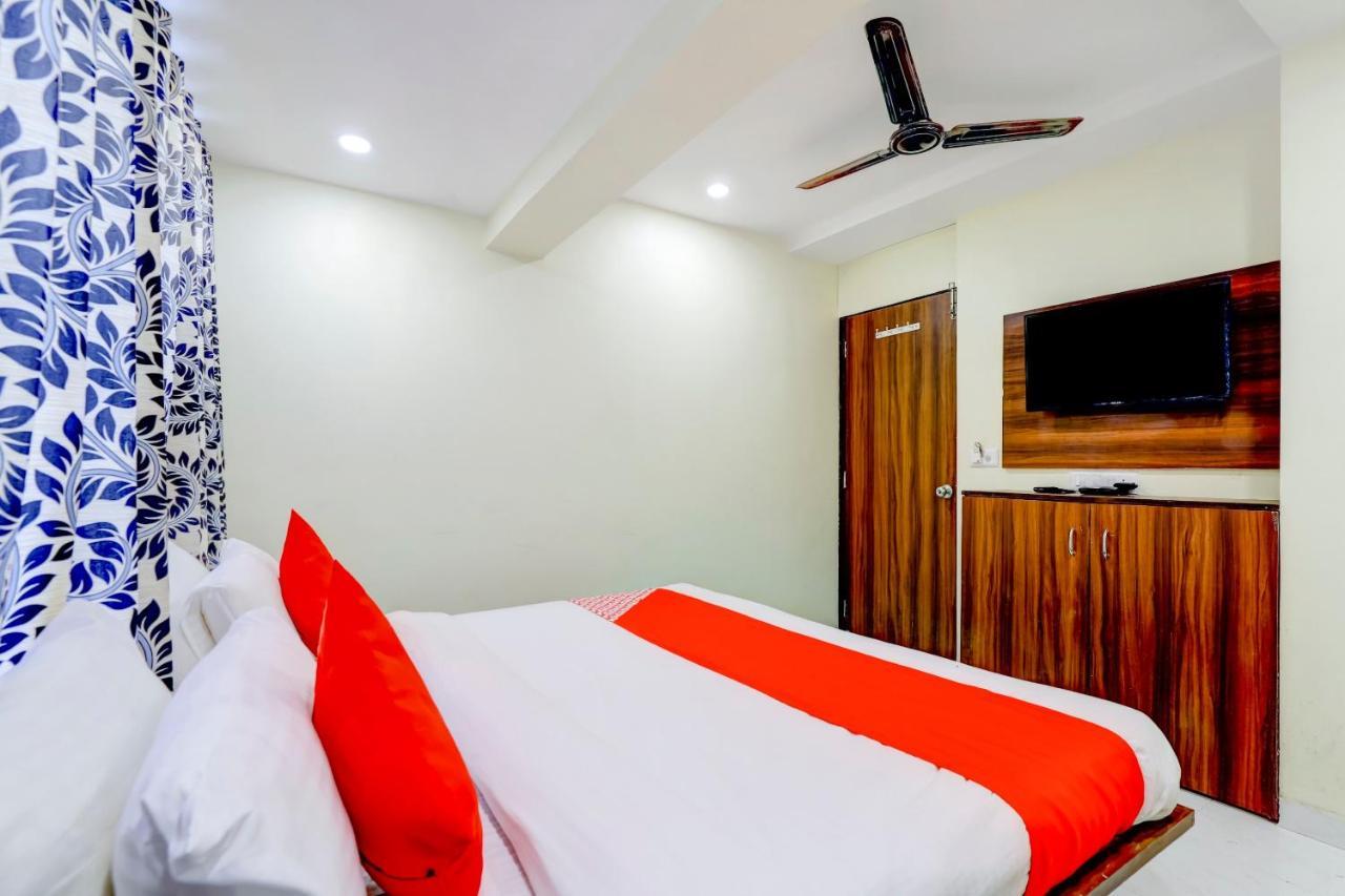 OYO 67789 Hotel Savera Ahmedabad Eksteriør bilde