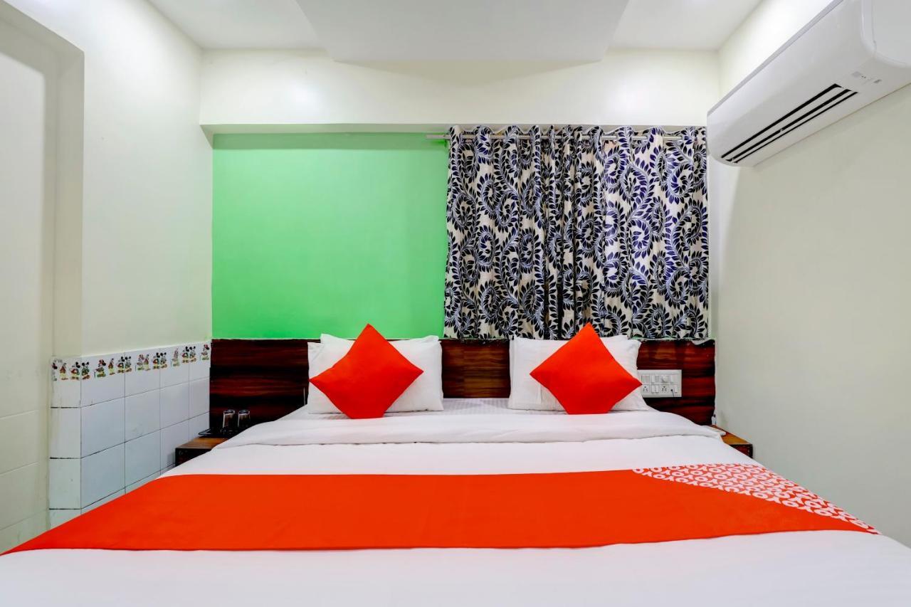 OYO 67789 Hotel Savera Ahmedabad Eksteriør bilde