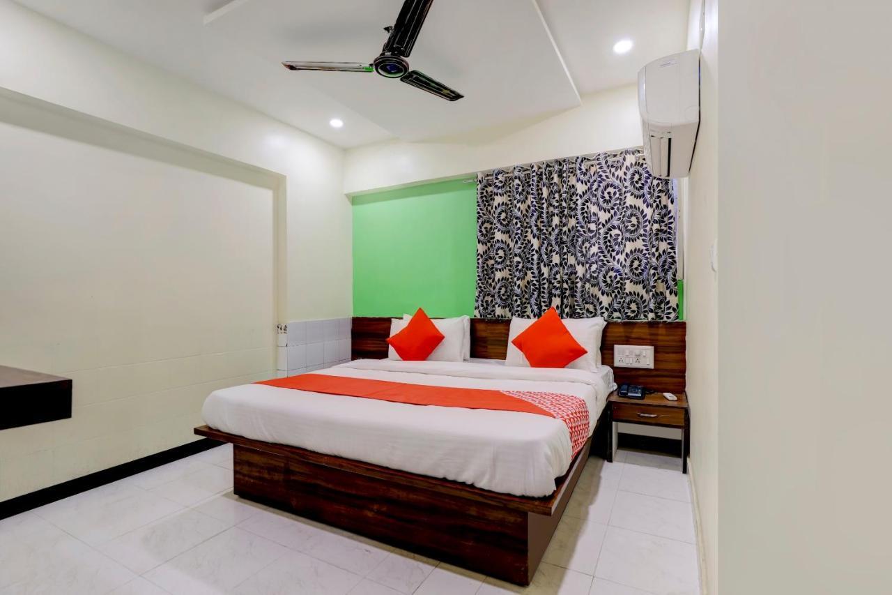 OYO 67789 Hotel Savera Ahmedabad Eksteriør bilde